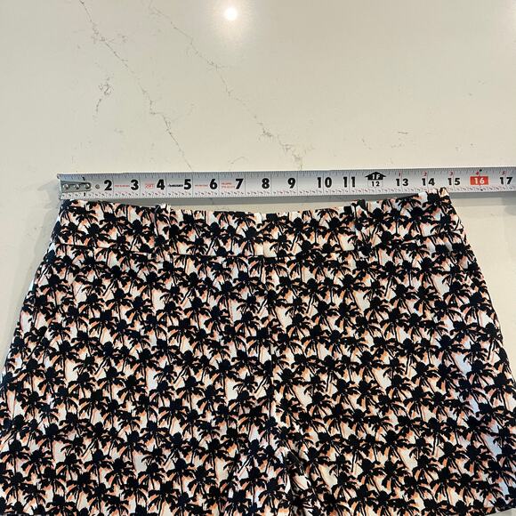 Trina Turk Shorts Palm Tree Print‎ Size 4 - Picture 6 of 8